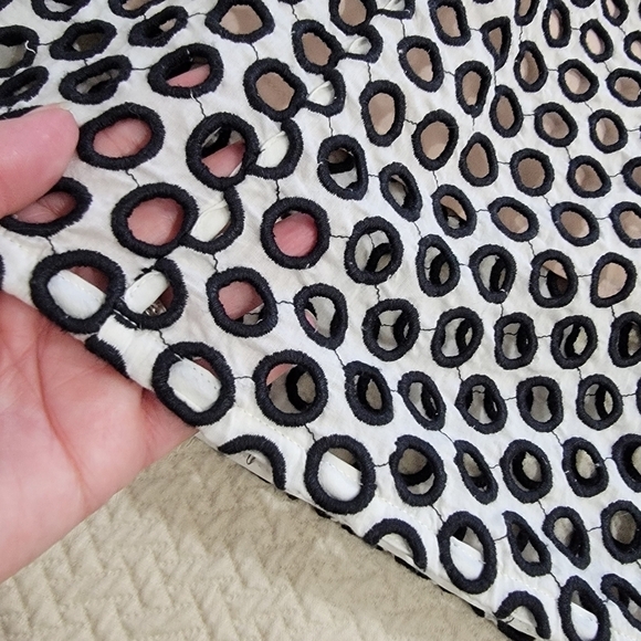 J. Crew Cotton Embroidered Open Polks dot Skirt over blush pink lining Size 6 - Picture 4 of 16